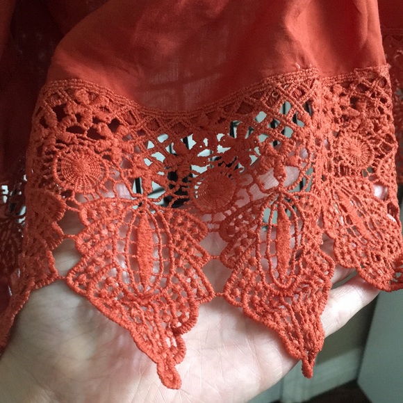 Off-shoulder Crochet Blouse - Picture 7 of 7